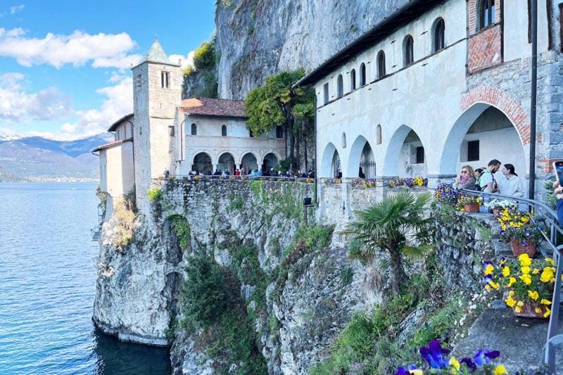 Lily Lake Maggiore Лавено Екстериор снимка